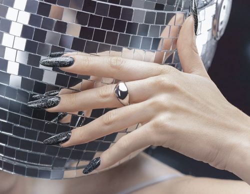 330 Black Freestyle VICTORIA VYNN GEL POLISH