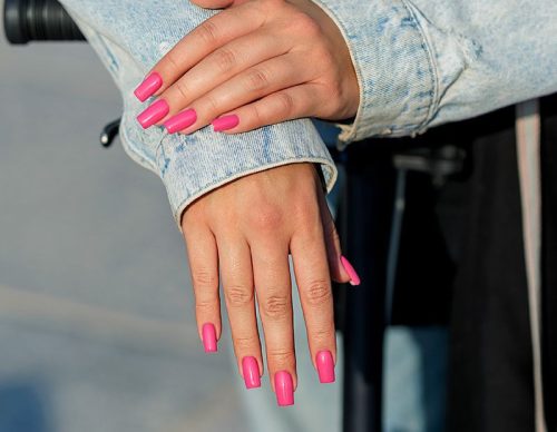 390 I'm feminine Victoria Vynn Gel Polish 