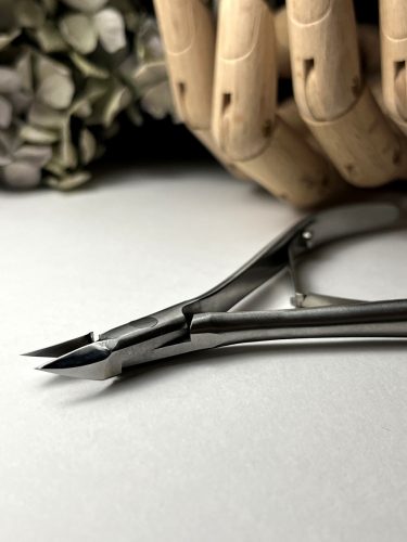 Meskó Anikó KH-06 Körömcsípő